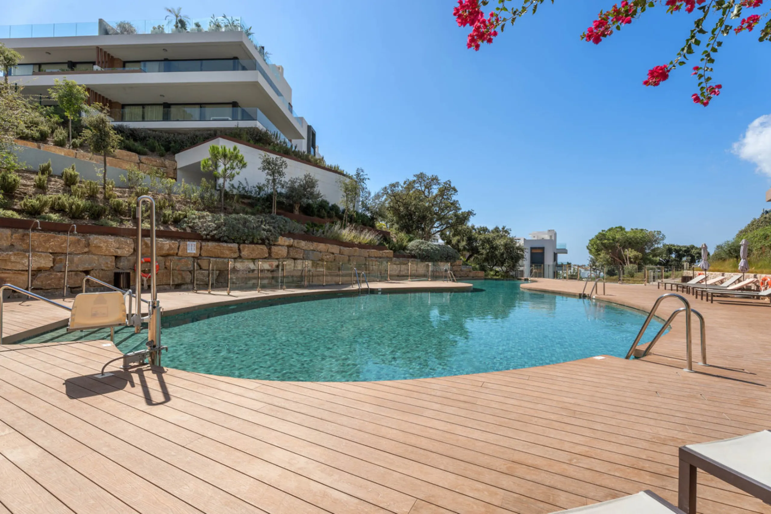 Apartment - Penthouse Duplex в продаже в Marbella, Málaga. В доме 3 спален и 3 ванных комнат. Площадь дома 173 м²
