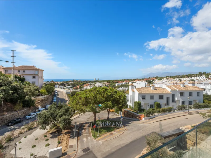 Apartment - Penthouse Duplex в продаже в Marbella, Málaga. В доме 3 спален и 3 ванных комнат. Площадь дома 173 м²