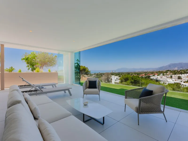 Unique property located in one of the most exclusive Boutique complexes in Marbella East, Marbella Sunset, right above the UNESCO protected Artola sand dunes and just a few steps from the golf course.