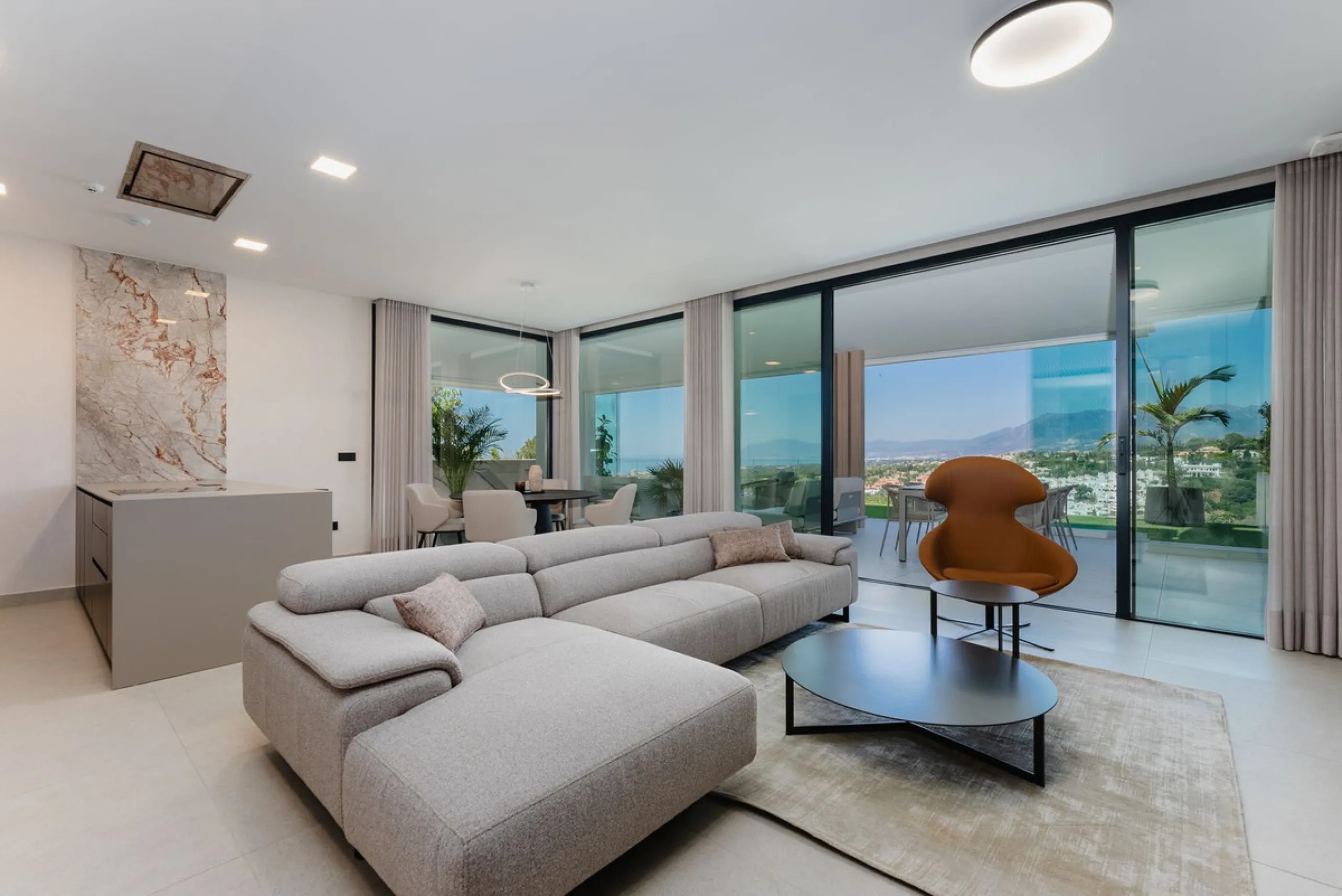 Unique property located in one of the most exclusive Boutique complexes in Marbella East, Marbella Sunset, right above the UNESCO protected Artola sand dunes and just a few steps from the golf course.