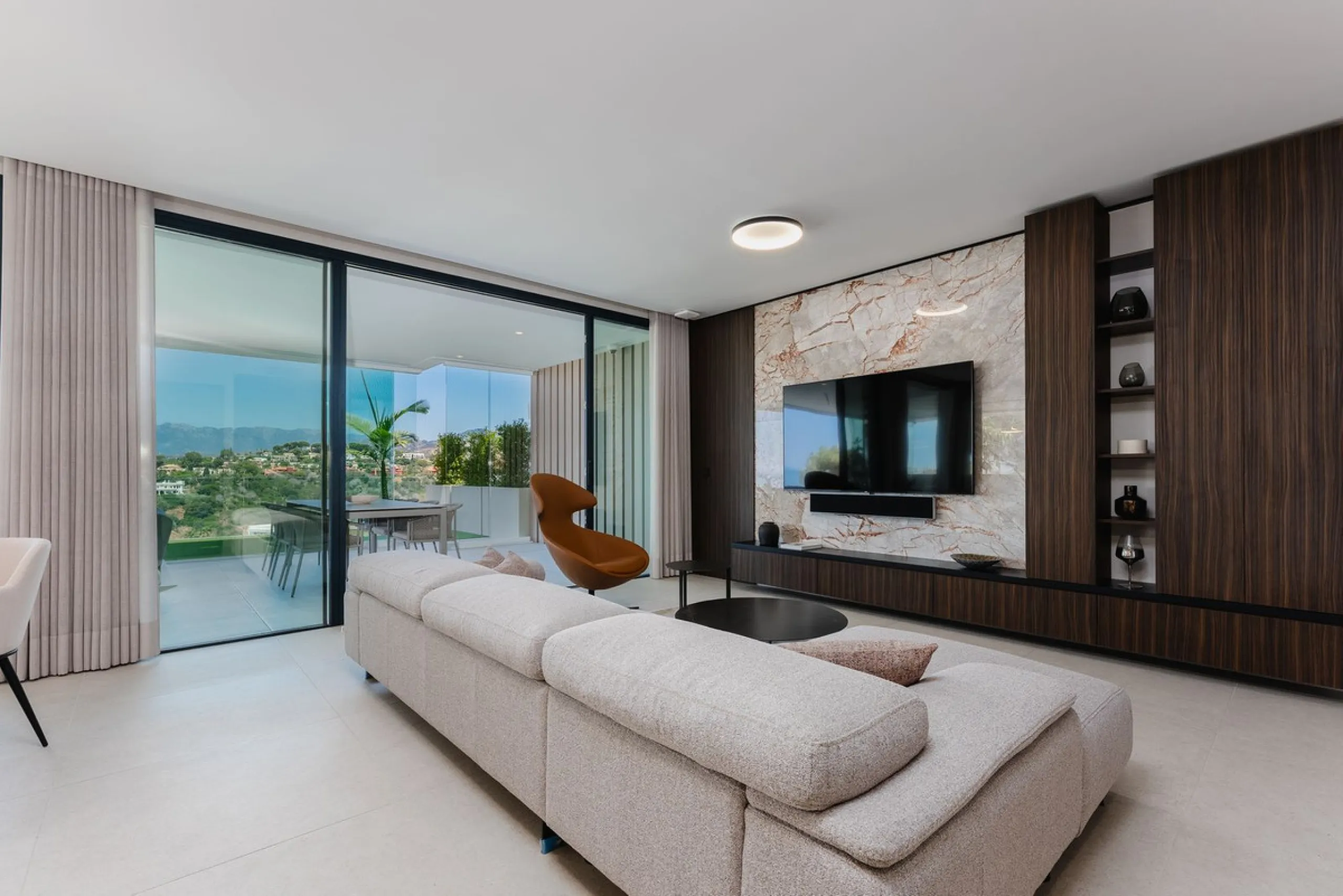 Unique property located in one of the most exclusive Boutique complexes in Marbella East, Marbella Sunset, right above the UNESCO protected Artola sand dunes and just a few steps from the golf course.