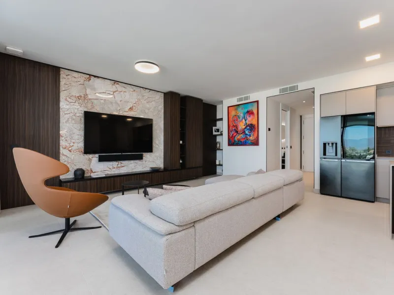 Unique property located in one of the most exclusive Boutique complexes in Marbella East, Marbella Sunset, right above the UNESCO protected Artola sand dunes and just a few steps from the golf course.