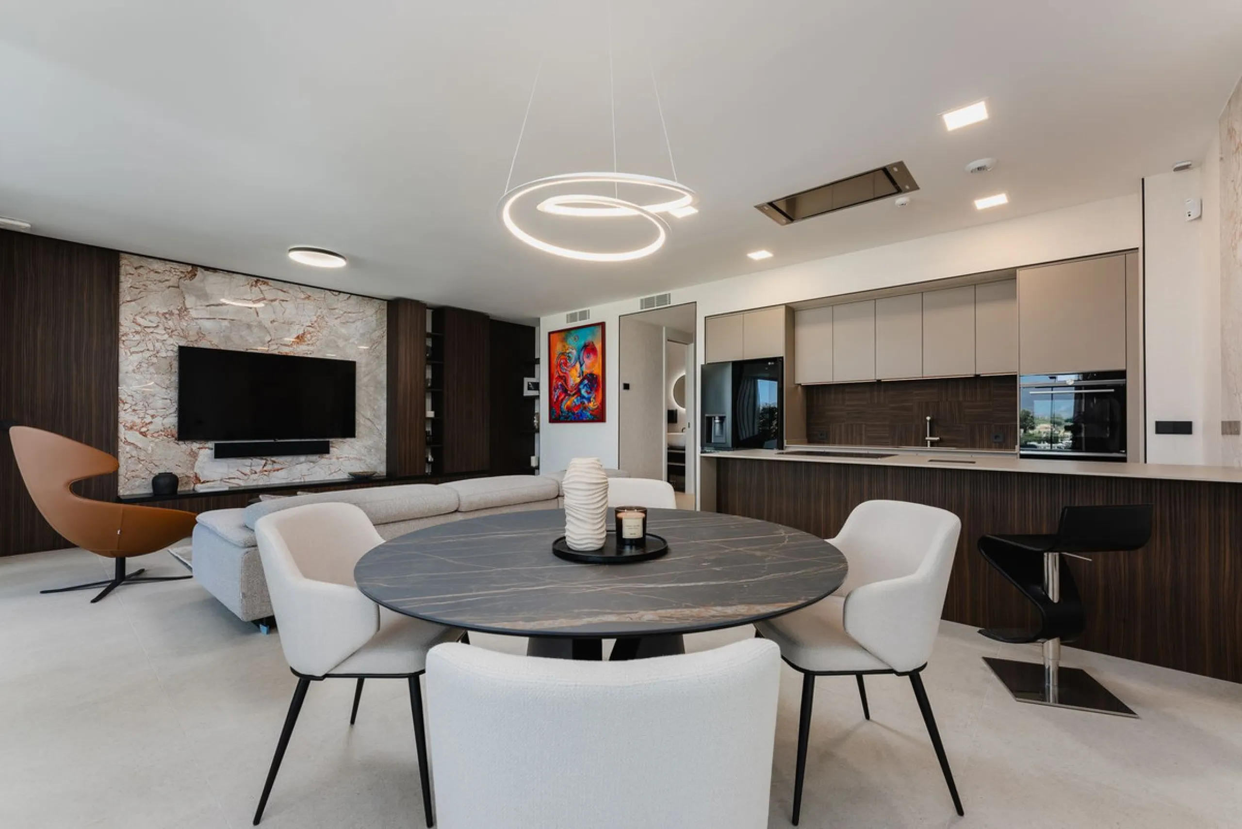 Unique property located in one of the most exclusive Boutique complexes in Marbella East, Marbella Sunset, right above the UNESCO protected Artola sand dunes and just a few steps from the golf course.