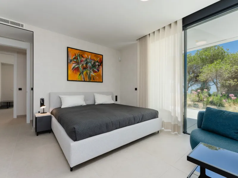 Unique property located in one of the most exclusive Boutique complexes in Marbella East, Marbella Sunset, right above the UNESCO protected Artola sand dunes and just a few steps from the golf course.