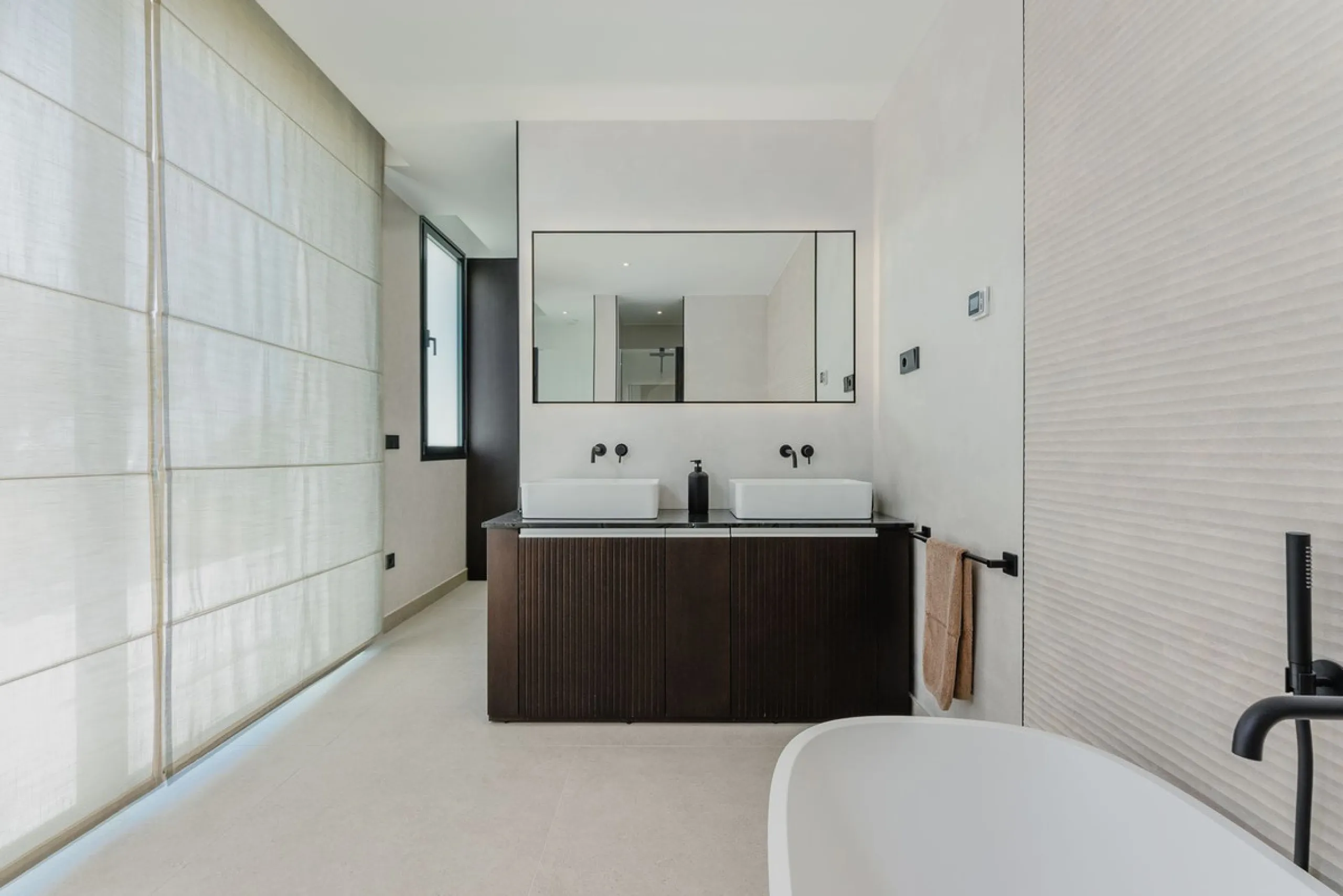 Unique property located in one of the most exclusive Boutique complexes in Marbella East, Marbella Sunset, right above the UNESCO protected Artola sand dunes and just a few steps from the golf course.