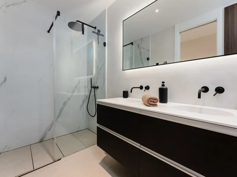 Unique property located in one of the most exclusive Boutique complexes in Marbella East, Marbella Sunset, right above the UNESCO protected Artola sand dunes and just a few steps from the golf course.