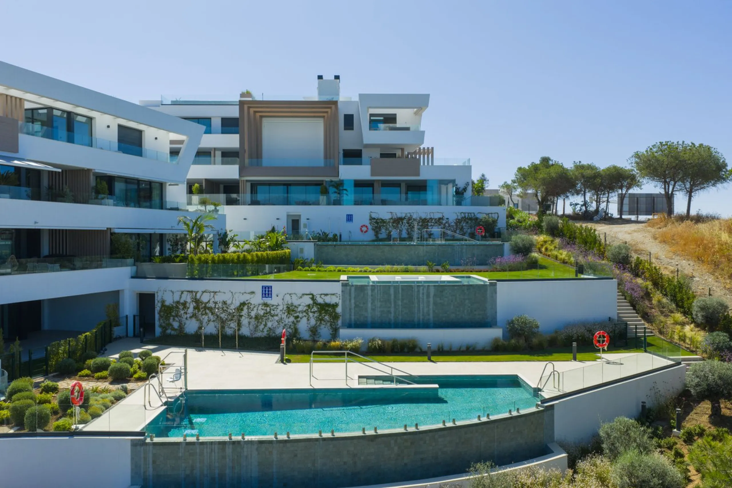 Unique property located in one of the most exclusive Boutique complexes in Marbella East, Marbella Sunset, right above the UNESCO protected Artola sand dunes and just a few steps from the golf course.