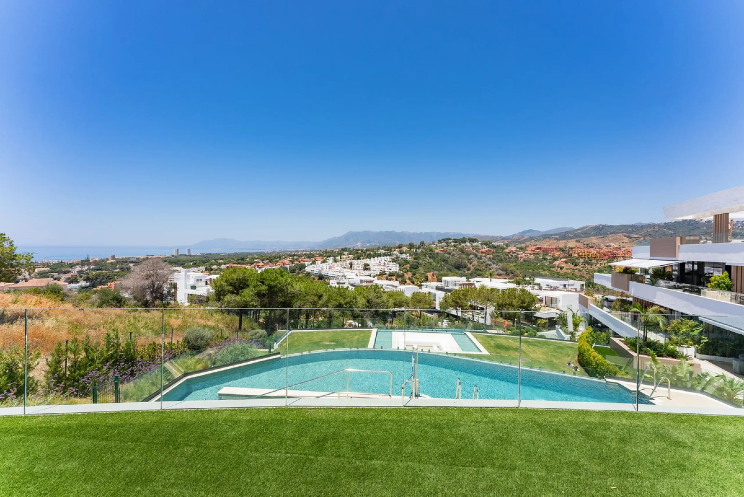 Unique property located in one of the most exclusive Boutique complexes in Marbella East, Marbella Sunset, right above the UNESCO protected Artola sand dunes and just a few steps from the golf course.