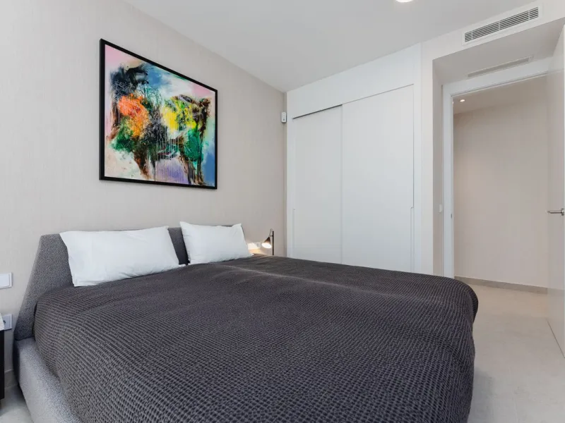 This apartment in Marbella combines a privileged location, careful design, and a protected natural environment.