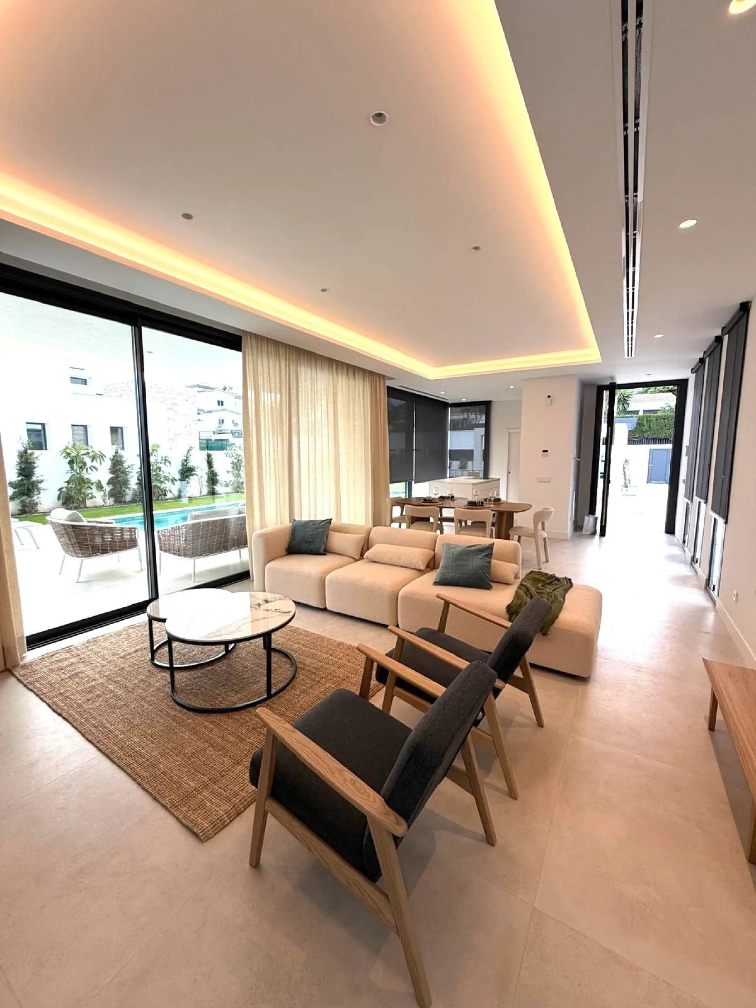 Discover the epitome of luxury living with this brand new villa situated in the prestigious Montebiarritz Atalaya. Ideally located just 10 minutes from the vibrant Puerto Banus and in close proximity to top private schools and essential amenities, this pr
