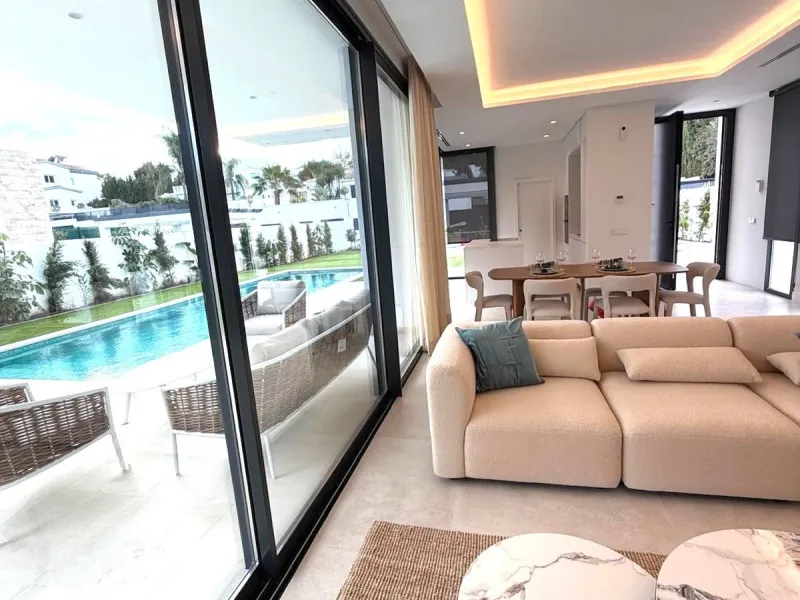 Discover the epitome of luxury living with this brand new villa situated in the prestigious Montebiarritz Atalaya. Ideally located just 10 minutes from the vibrant Puerto Banus and in close proximity to top private schools and essential amenities, this pr