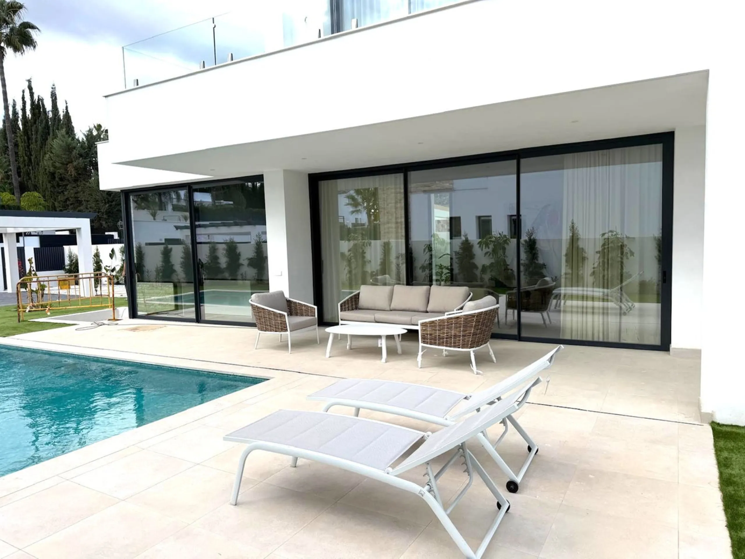 Discover the epitome of luxury living with this brand new villa situated in the prestigious Montebiarritz Atalaya. Ideally located just 10 minutes from the vibrant Puerto Banus and in close proximity to top private schools and essential amenities, this pr