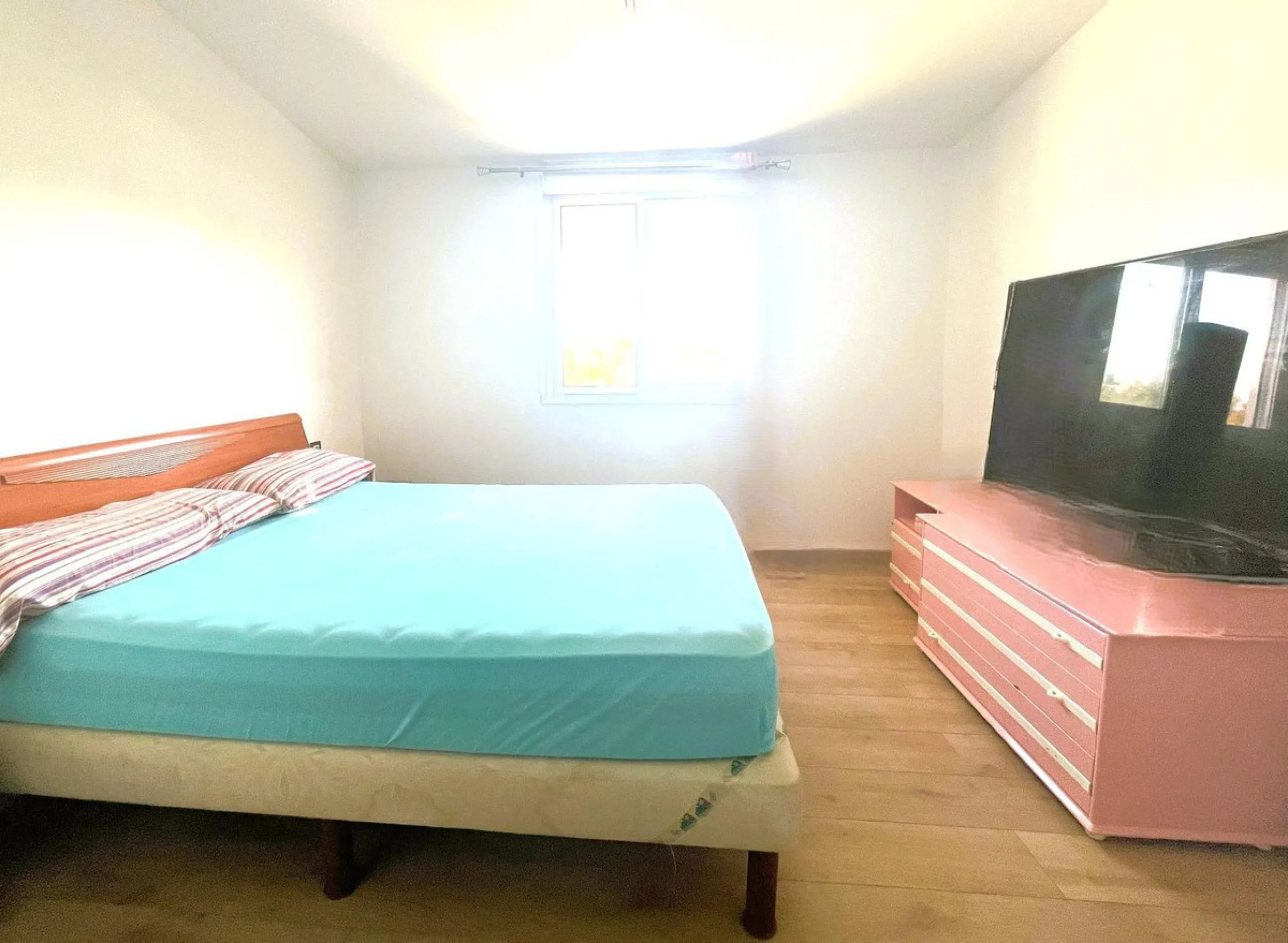 Imagine waking up every morning in a peaceful setting, surrounded by greenery, with the freedom of enjoying your own private outdoor space and the excitement of shaping a home just the way you envision it. This charming semi-detached house in the gated Ma