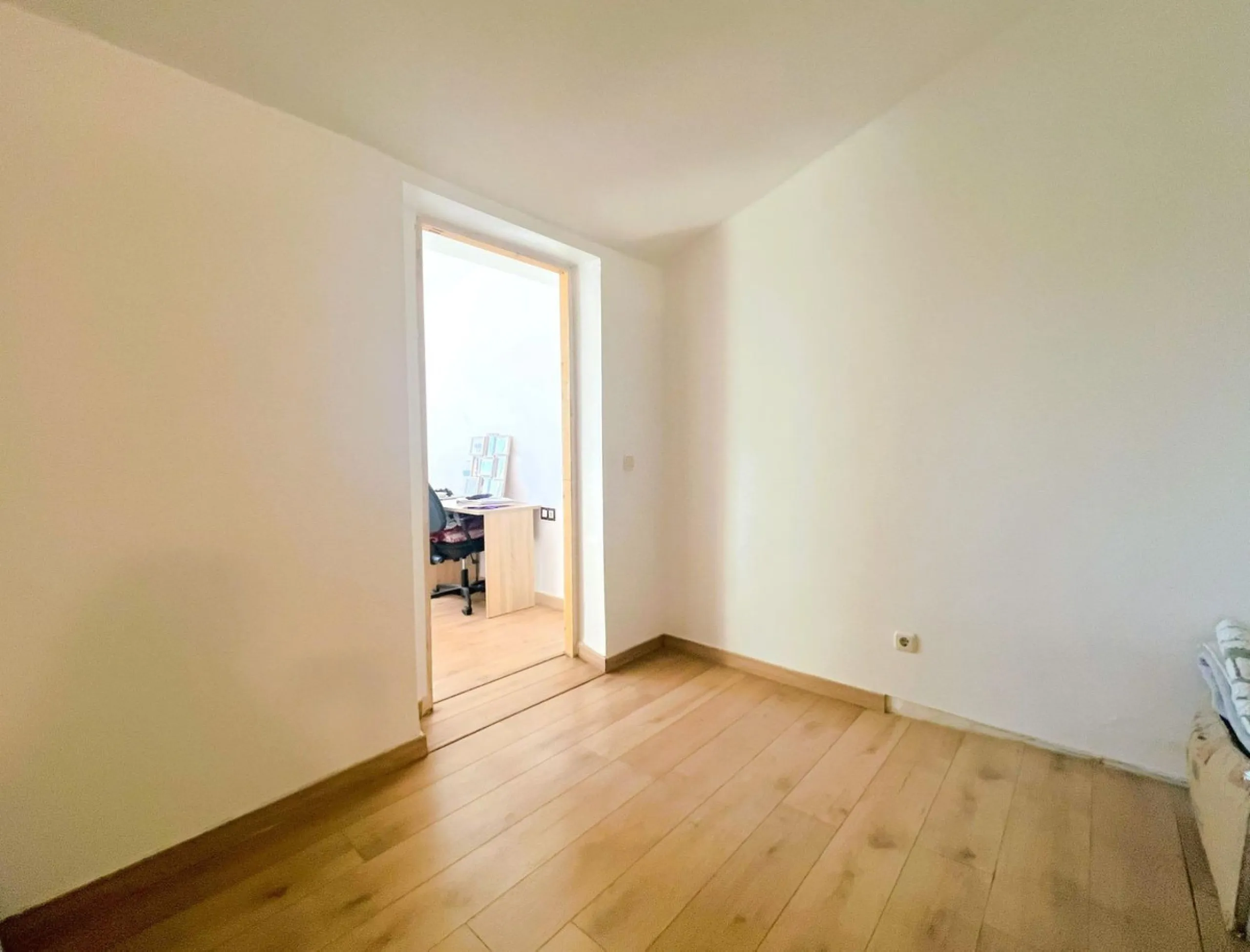 Imagine waking up every morning in a peaceful setting, surrounded by greenery, with the freedom of enjoying your own private outdoor space and the excitement of shaping a home just the way you envision it. This charming semi-detached house in the gated Ma