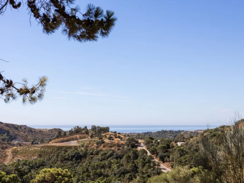UNIQUE PLOT WITH SEA VIEWS IN MARBELLA CLUB GOLF