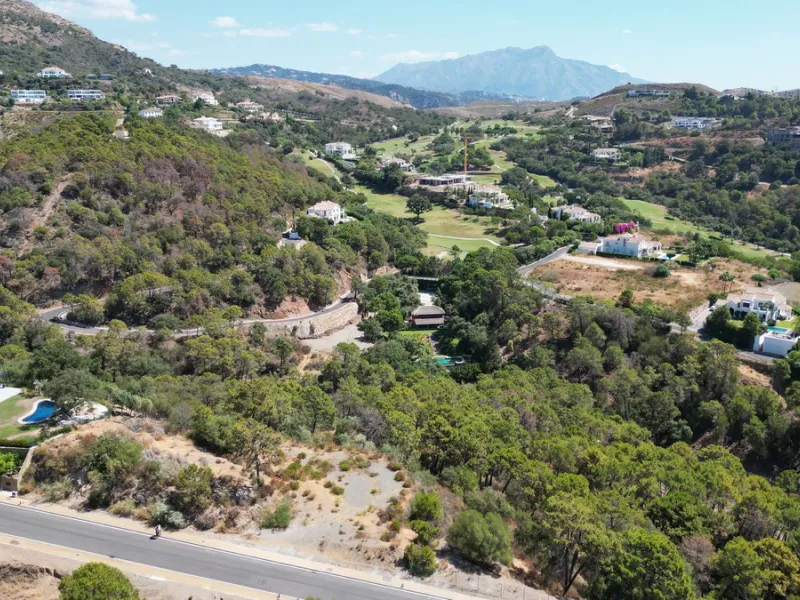 UNIQUE PLOT WITH SEA VIEWS IN MARBELLA CLUB GOLF