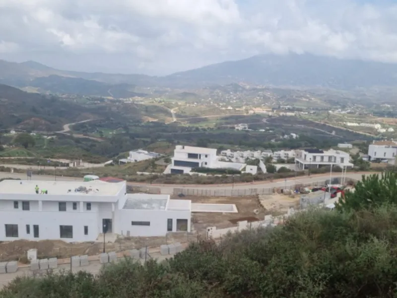 Superb urban plot for sale in a very desirable location  within the very sought after area of La Cala Golf, La Cala de Mijas.