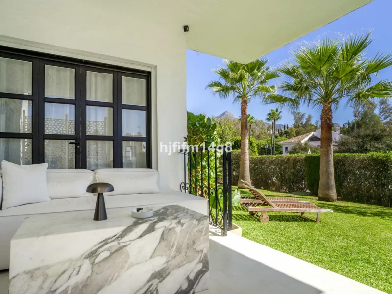 Apartment - Ground Floor Apartment в продаже в Marbella, Málaga. В доме 3 спален и 2 ванных комнат. Площадь дома 99 м²