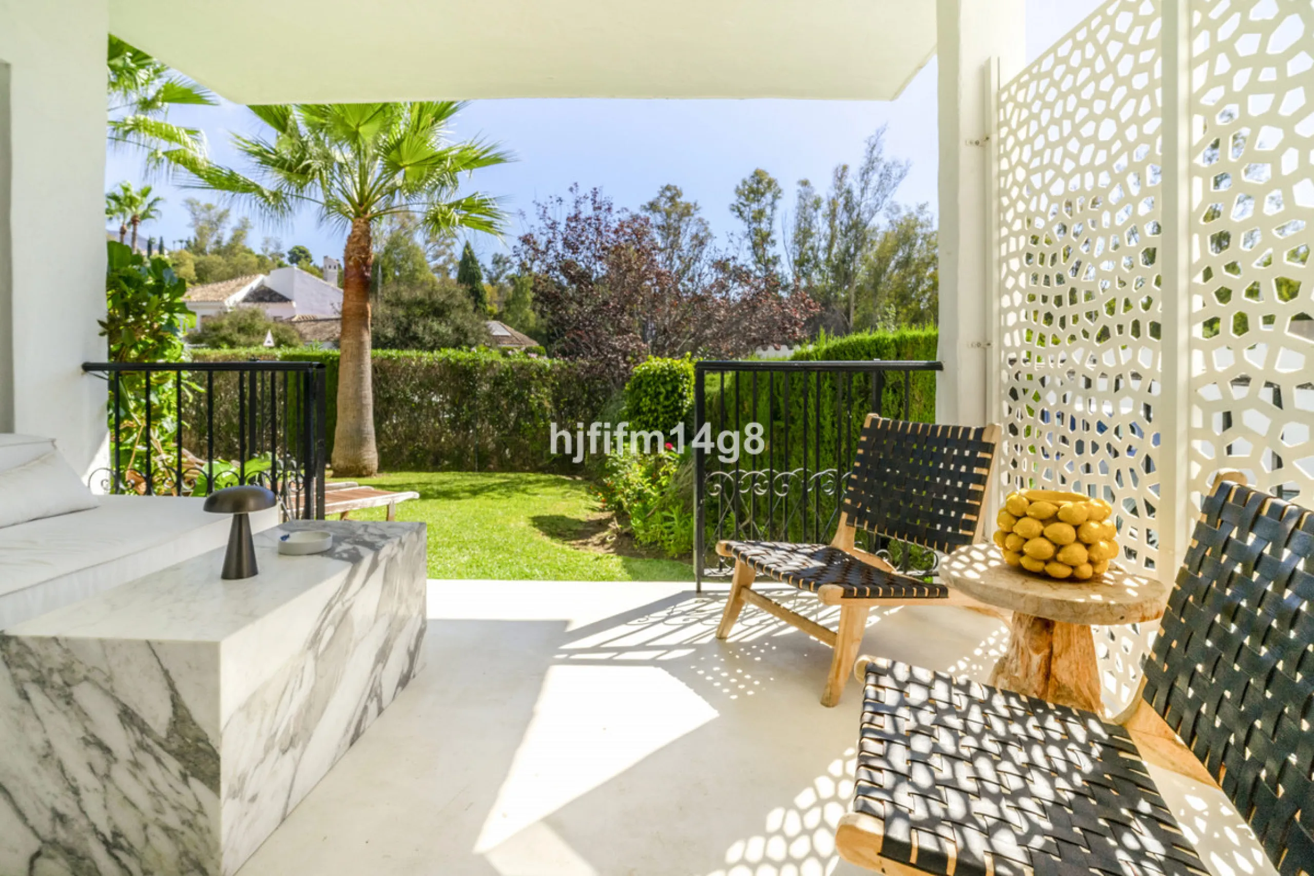 Apartment - Ground Floor Apartment в продаже в Marbella, Málaga. В доме 3 спален и 2 ванных комнат. Площадь дома 99 м²