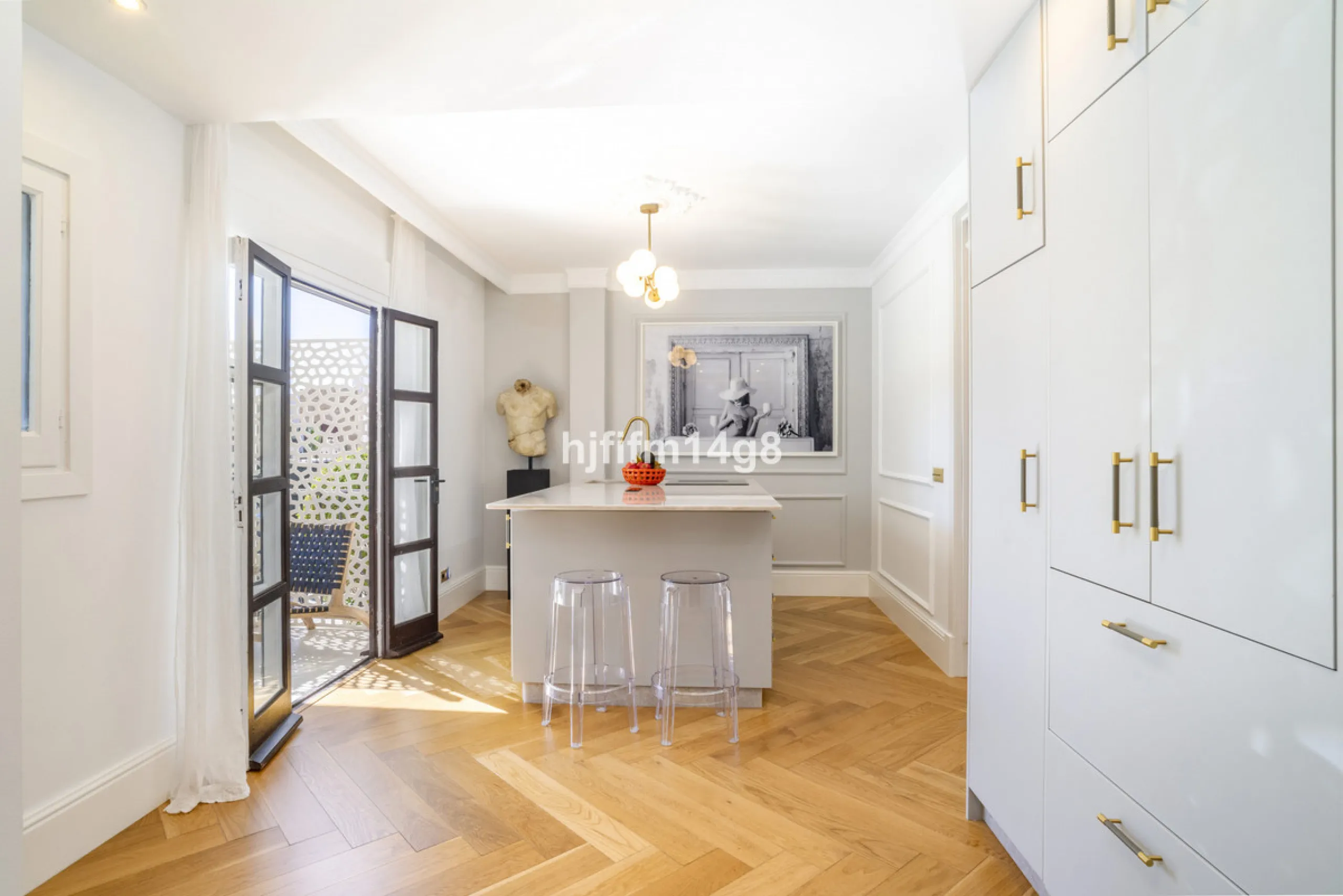 Apartment - Ground Floor Apartment в продаже в Marbella, Málaga. В доме 3 спален и 2 ванных комнат. Площадь дома 99 м²