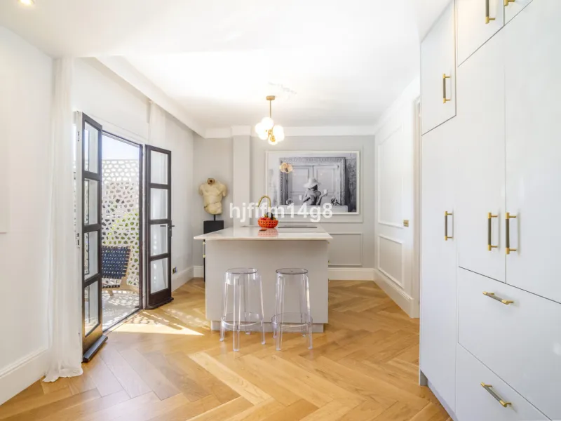 Apartment - Ground Floor Apartment в продаже в Marbella, Málaga. В доме 3 спален и 2 ванных комнат. Площадь дома 99 м²
