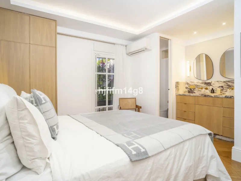 Apartment - Ground Floor Apartment в продаже в Marbella, Málaga. В доме 3 спален и 2 ванных комнат. Площадь дома 99 м²
