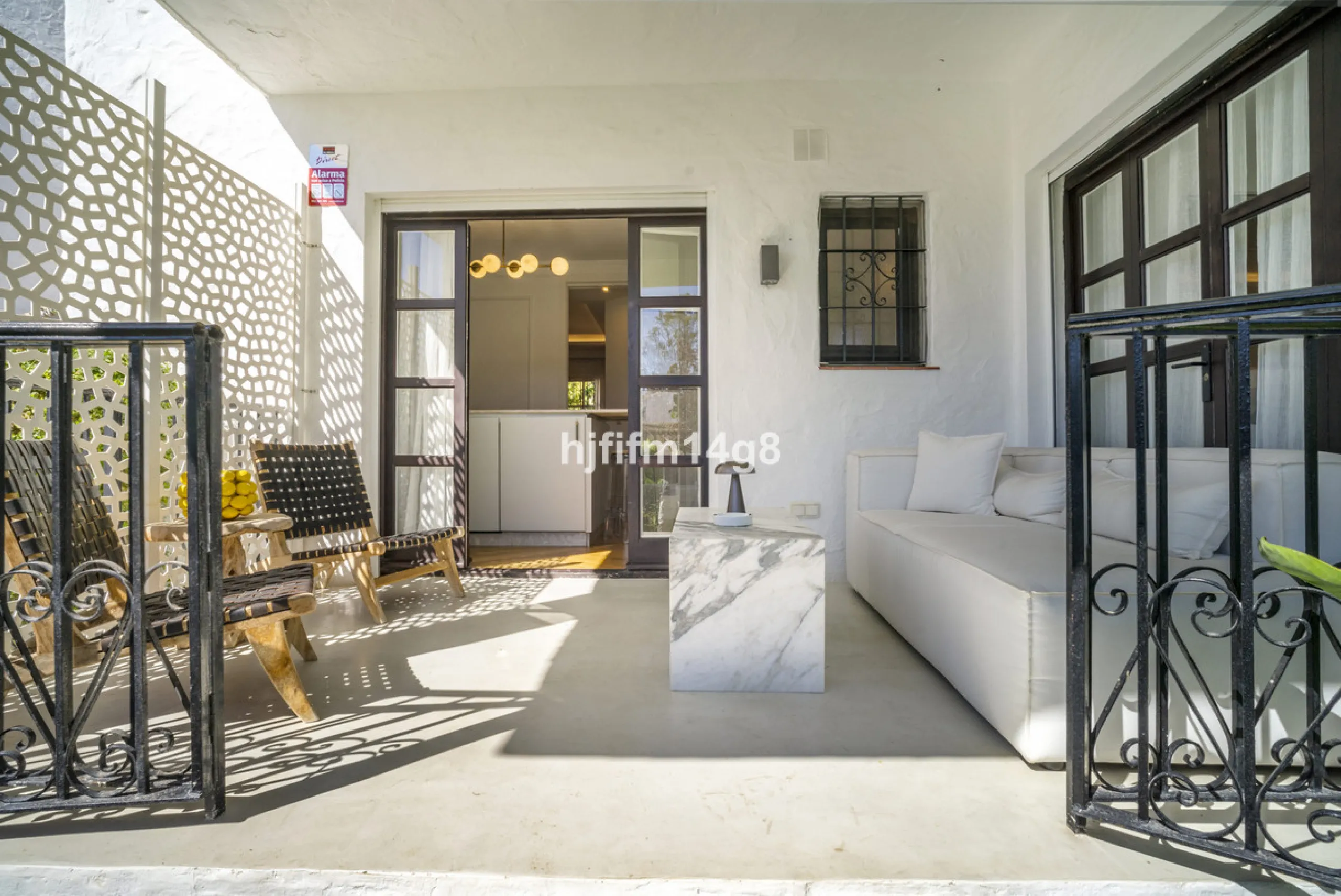 Apartment - Ground Floor Apartment в продаже в Marbella, Málaga. В доме 3 спален и 2 ванных комнат. Площадь дома 99 м²