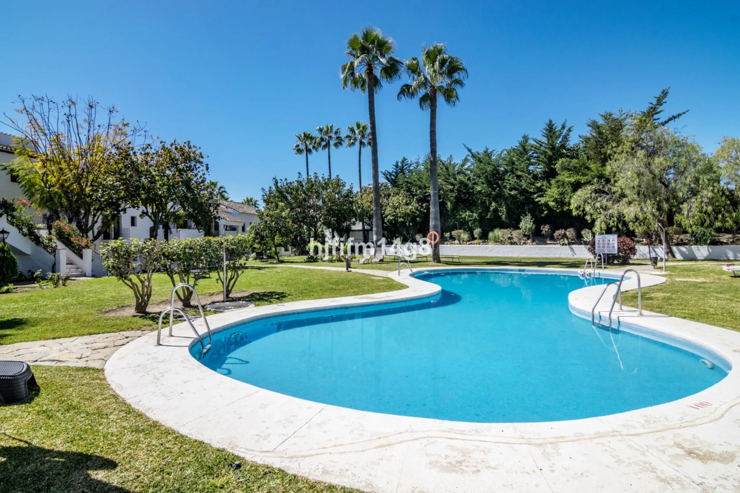 Apartment - Ground Floor Apartment в продаже в Marbella, Málaga. В доме 3 спален и 2 ванных комнат. Площадь дома 99 м²
