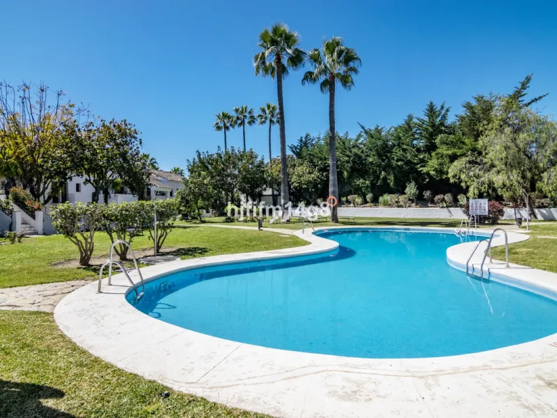 Apartment - Ground Floor Apartment в продаже в Marbella, Málaga. В доме 3 спален и 2 ванных комнат. Площадь дома 99 м²