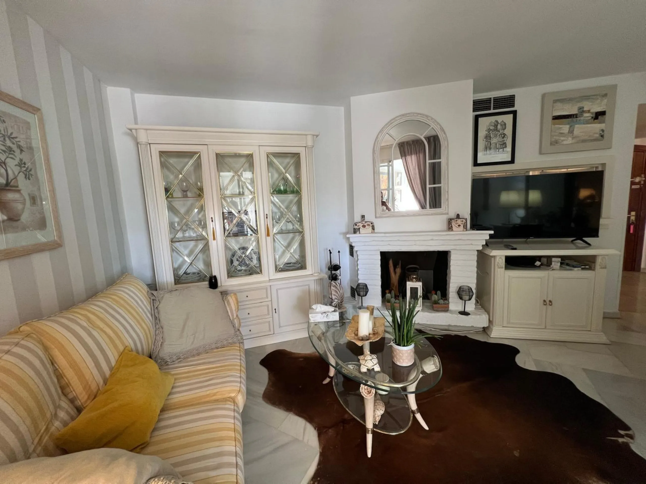 Apartment - Middle Floor Apartment в продаже в Benalmadena, Málaga. В доме 1 спален и 1 ванных комнат. Площадь дома 73 м²