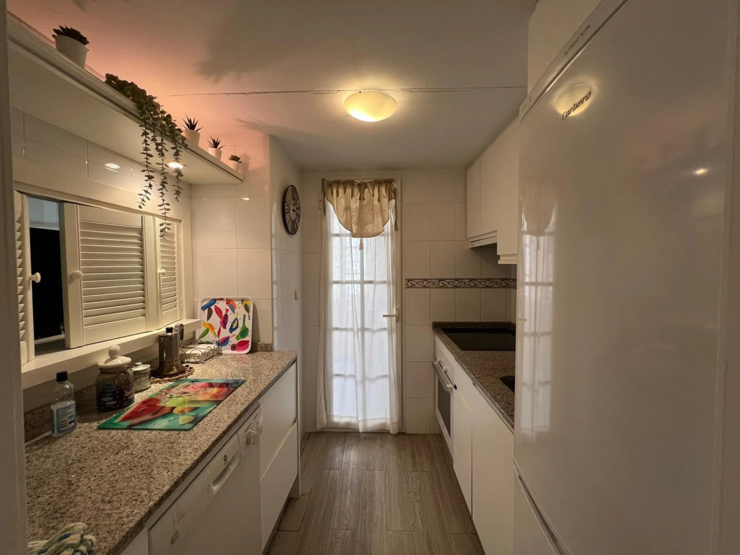 Apartment - Middle Floor Apartment в продаже в Benalmadena, Málaga. В доме 1 спален и 1 ванных комнат. Площадь дома 73 м²