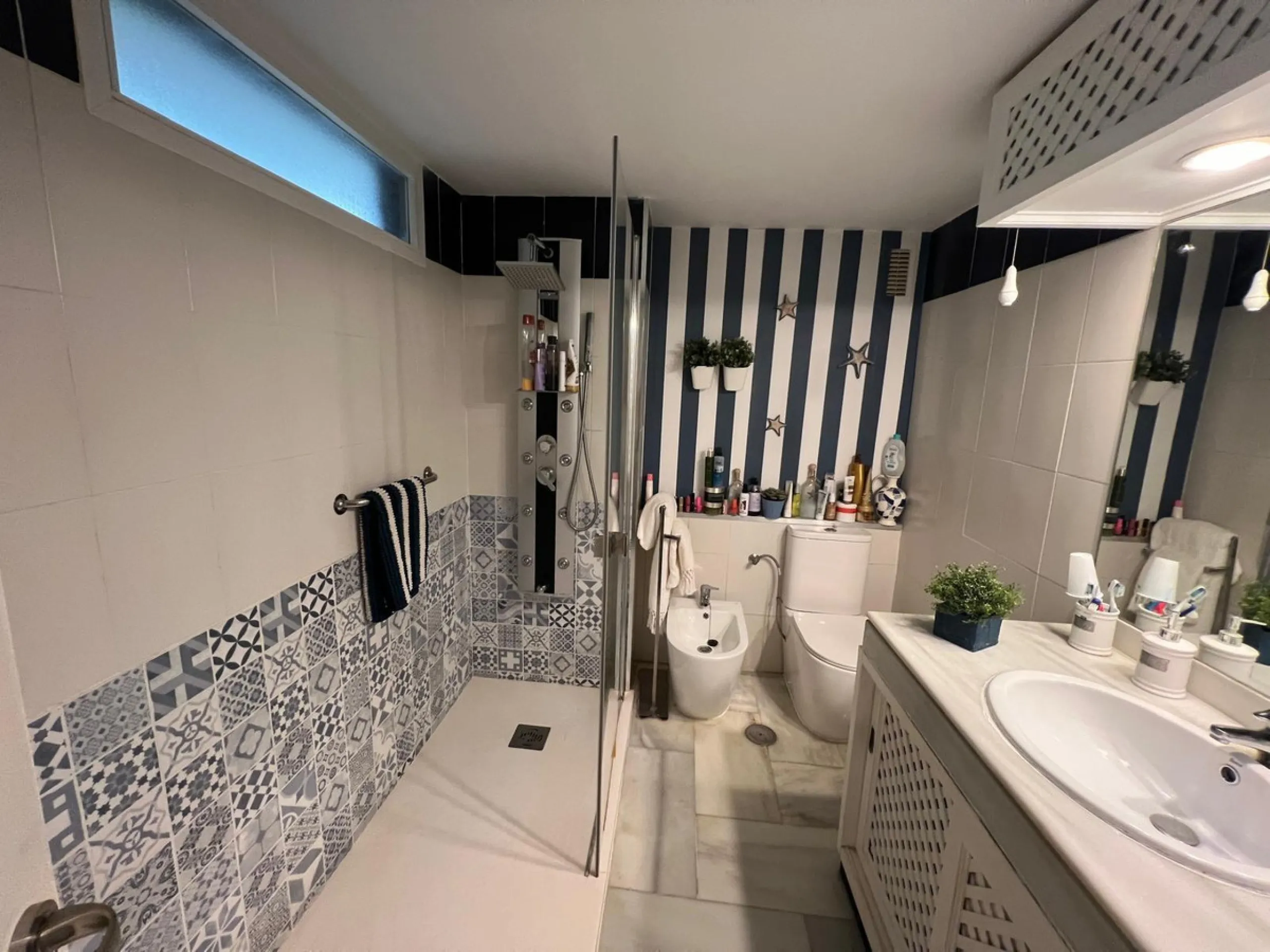 Apartment - Middle Floor Apartment в продаже в Benalmadena, Málaga. В доме 1 спален и 1 ванных комнат. Площадь дома 73 м²
