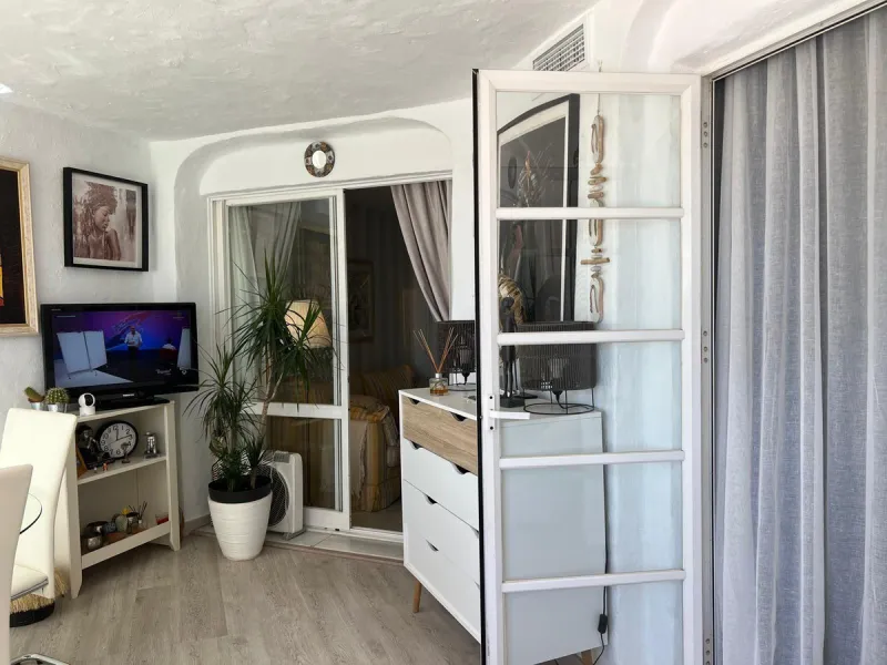 Apartment - Middle Floor Apartment в продаже в Benalmadena, Málaga. В доме 1 спален и 1 ванных комнат. Площадь дома 73 м²