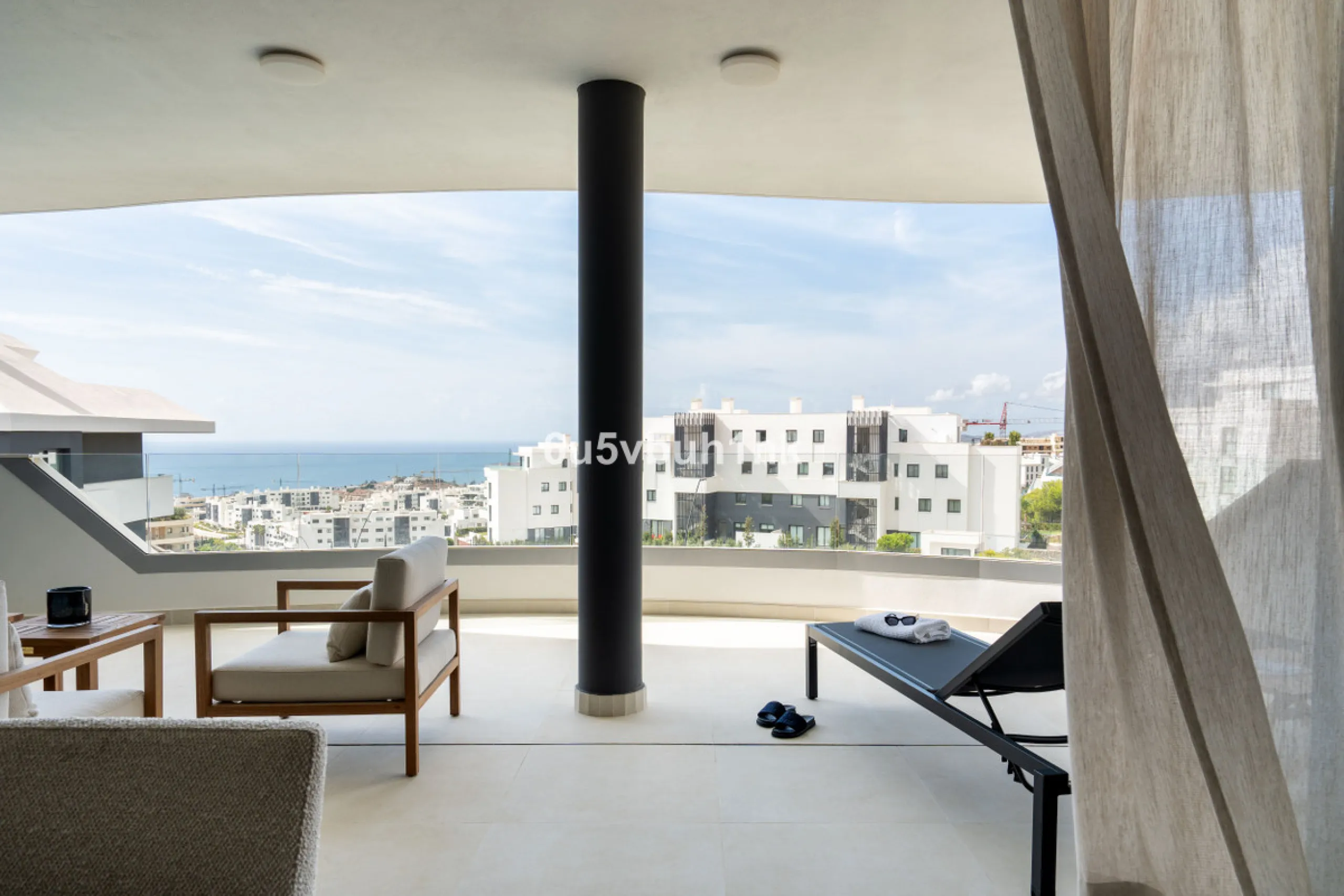 Discover this exclusive newly built property (2025) located in one of the most sought-after areas on the Costa del Sol: Higuerón West – a setting that blends luxury, comfort, and Mediterranean lifestyle.