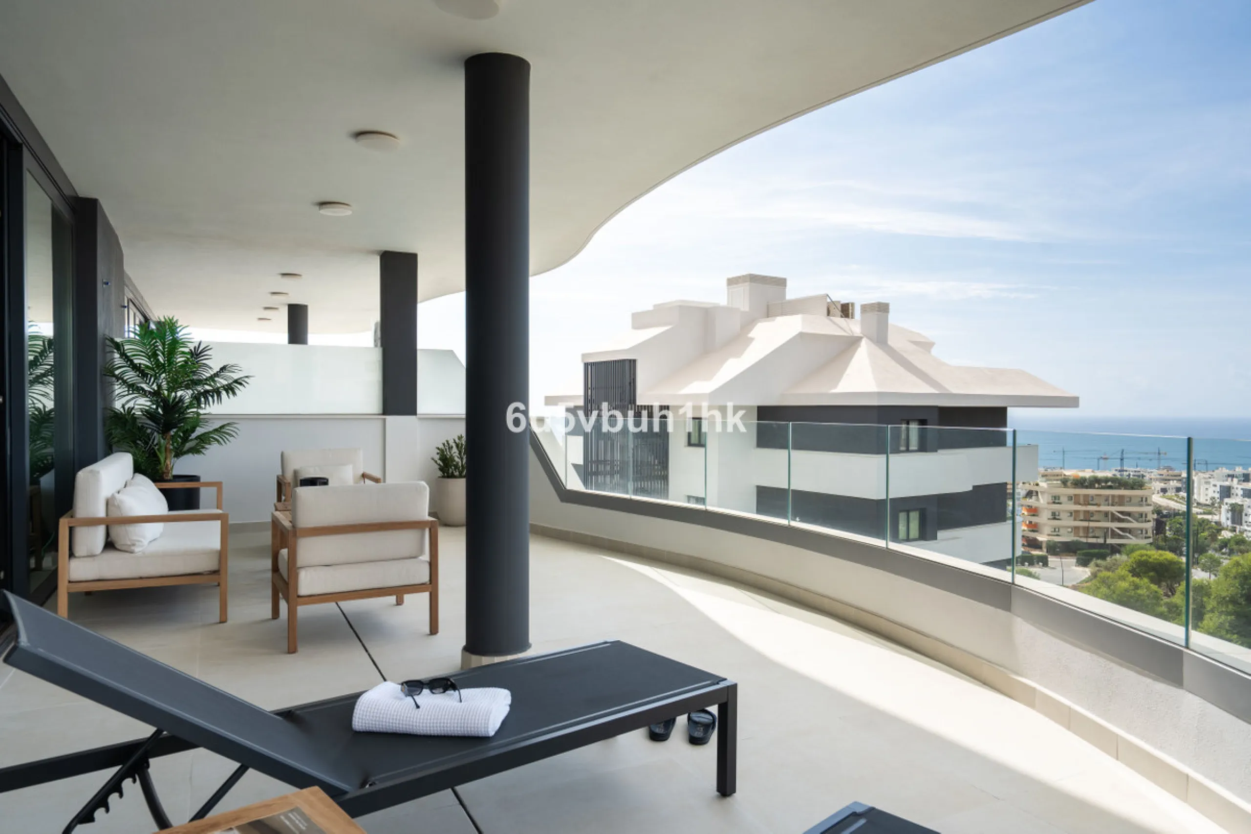 Discover this exclusive newly built property (2025) located in one of the most sought-after areas on the Costa del Sol: Higuerón West – a setting that blends luxury, comfort, and Mediterranean lifestyle.
