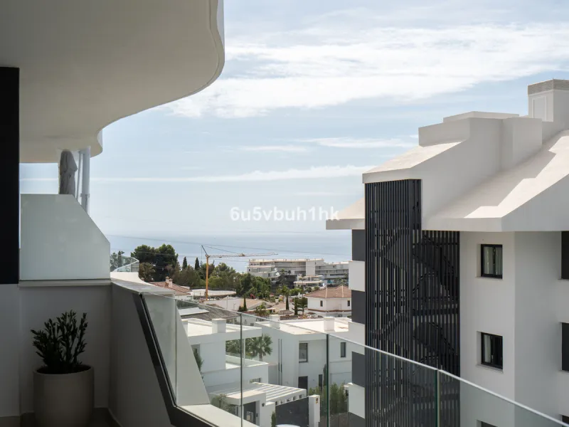 Discover this exclusive newly built property (2025) located in one of the most sought-after areas on the Costa del Sol: Higuerón West – a setting that blends luxury, comfort, and Mediterranean lifestyle.