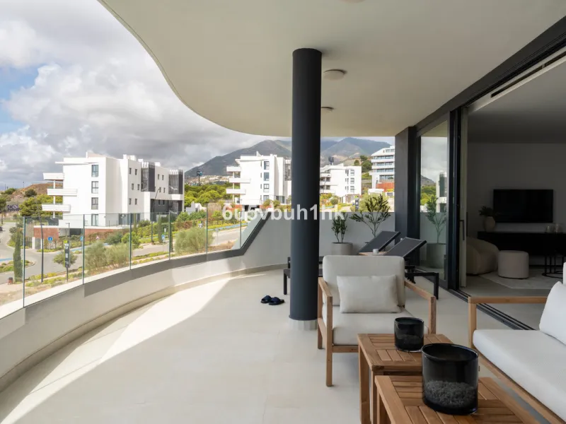 Discover this exclusive newly built property (2025) located in one of the most sought-after areas on the Costa del Sol: Higuerón West – a setting that blends luxury, comfort, and Mediterranean lifestyle.