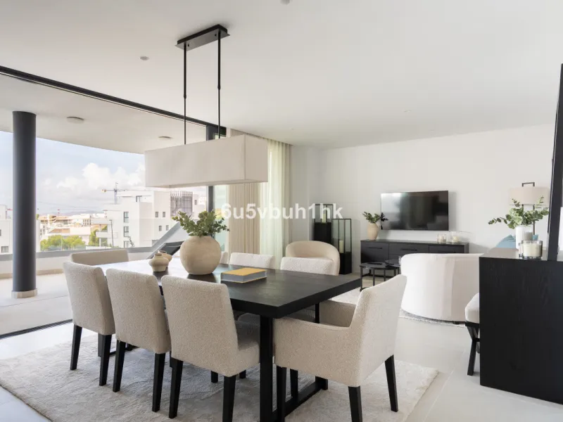 Discover this exclusive newly built property (2025) located in one of the most sought-after areas on the Costa del Sol: Higuerón West – a setting that blends luxury, comfort, and Mediterranean lifestyle.