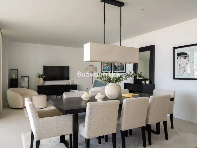 Discover this exclusive newly built property (2025) located in one of the most sought-after areas on the Costa del Sol: Higuerón West – a setting that blends luxury, comfort, and Mediterranean lifestyle.