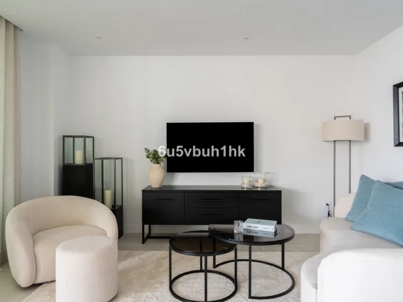 Discover this exclusive newly built property (2025) located in one of the most sought-after areas on the Costa del Sol: Higuerón West – a setting that blends luxury, comfort, and Mediterranean lifestyle.