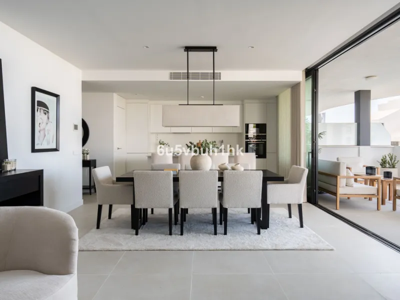 Discover this exclusive newly built property (2025) located in one of the most sought-after areas on the Costa del Sol: Higuerón West – a setting that blends luxury, comfort, and Mediterranean lifestyle.