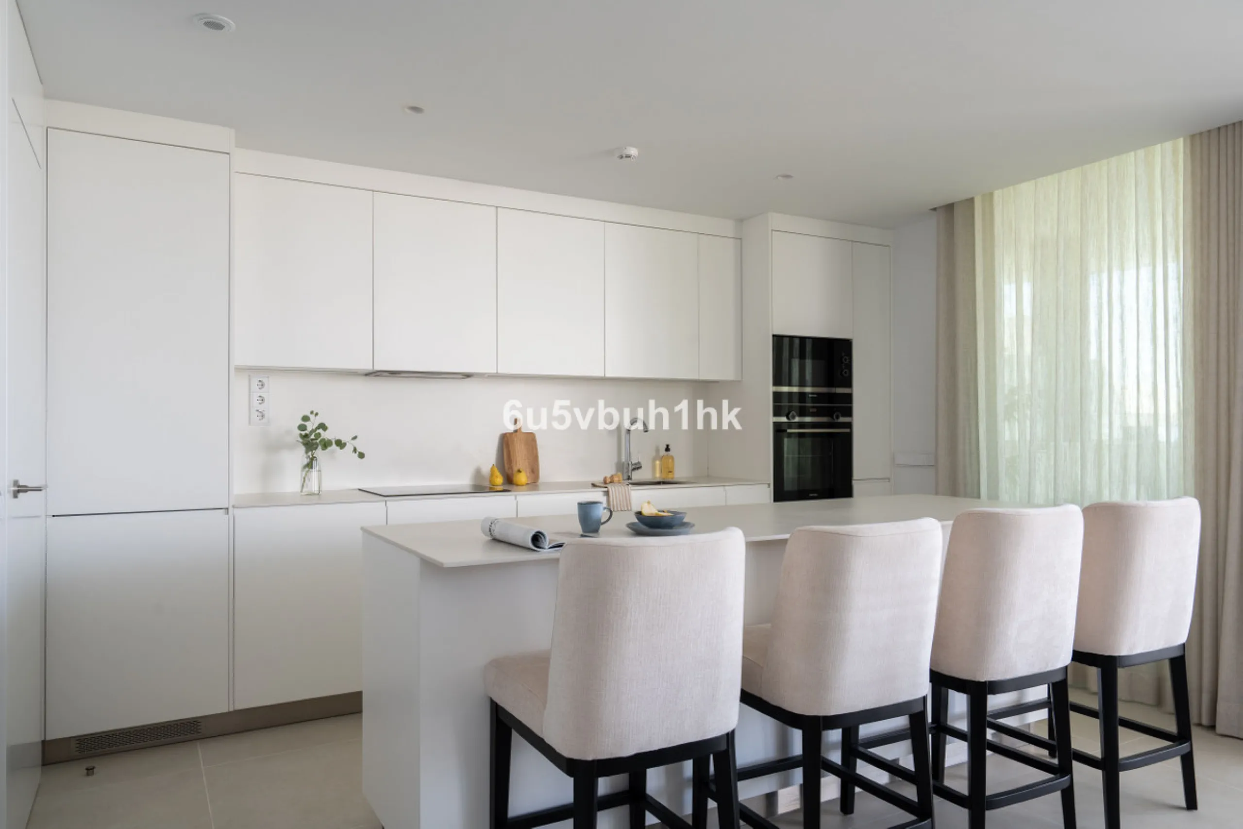 Discover this exclusive newly built property (2025) located in one of the most sought-after areas on the Costa del Sol: Higuerón West – a setting that blends luxury, comfort, and Mediterranean lifestyle.