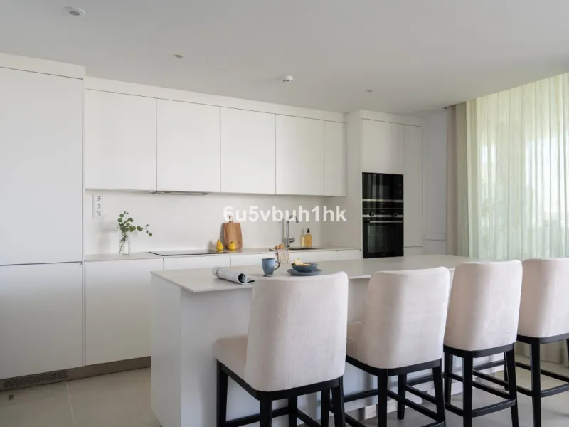 Discover this exclusive newly built property (2025) located in one of the most sought-after areas on the Costa del Sol: Higuerón West – a setting that blends luxury, comfort, and Mediterranean lifestyle.