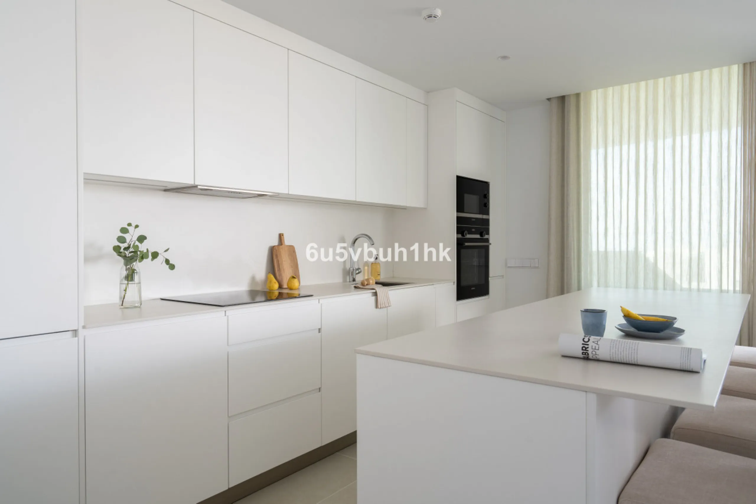 Discover this exclusive newly built property (2025) located in one of the most sought-after areas on the Costa del Sol: Higuerón West – a setting that blends luxury, comfort, and Mediterranean lifestyle.