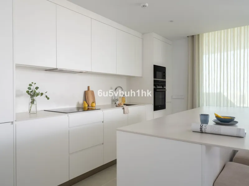 Discover this exclusive newly built property (2025) located in one of the most sought-after areas on the Costa del Sol: Higuerón West – a setting that blends luxury, comfort, and Mediterranean lifestyle.