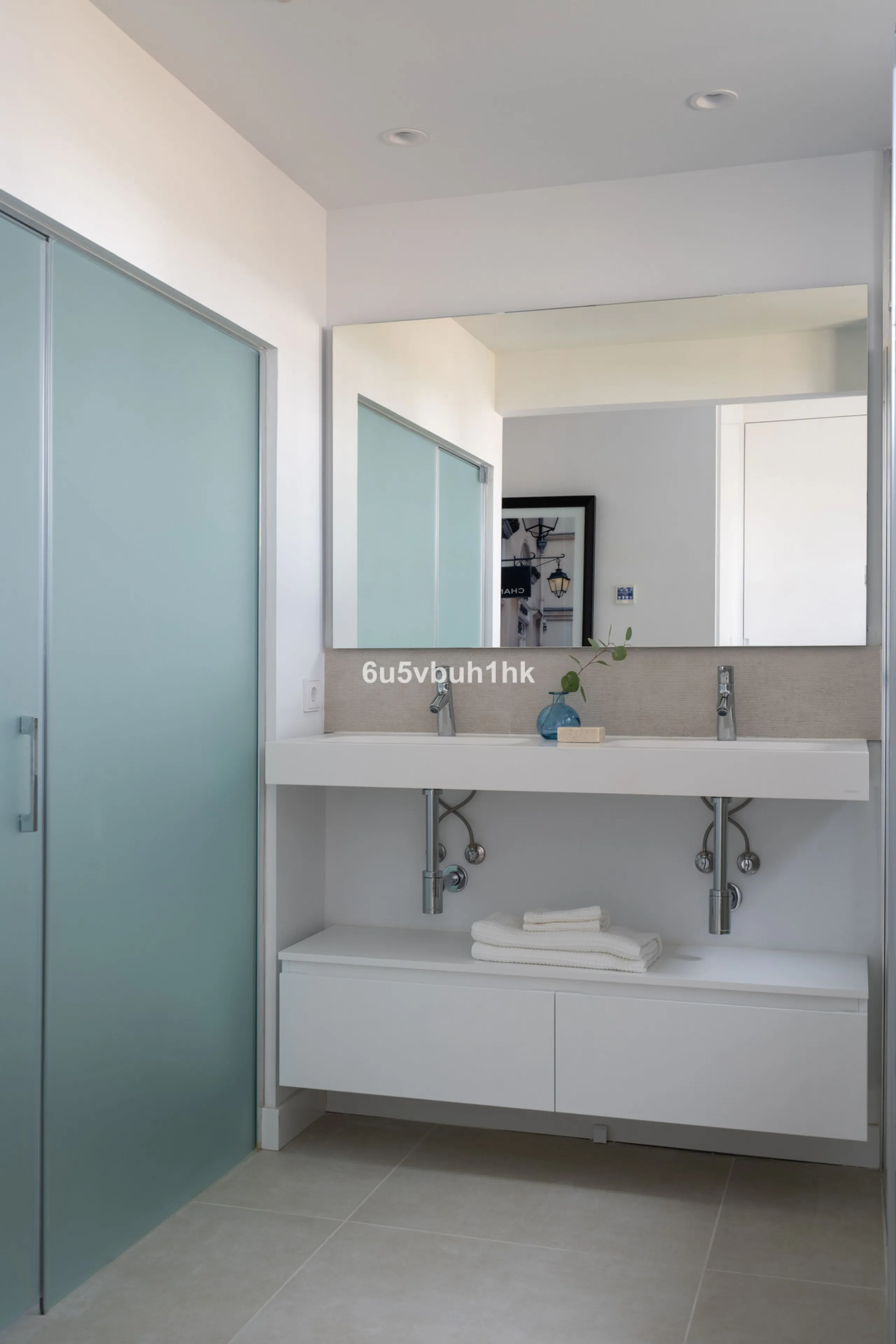 Discover this exclusive newly built property (2025) located in one of the most sought-after areas on the Costa del Sol: Higuerón West – a setting that blends luxury, comfort, and Mediterranean lifestyle.