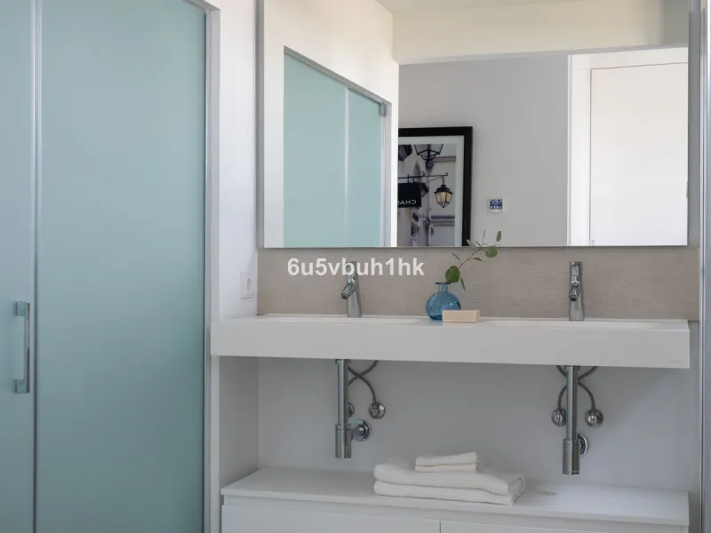 Discover this exclusive newly built property (2025) located in one of the most sought-after areas on the Costa del Sol: Higuerón West – a setting that blends luxury, comfort, and Mediterranean lifestyle.