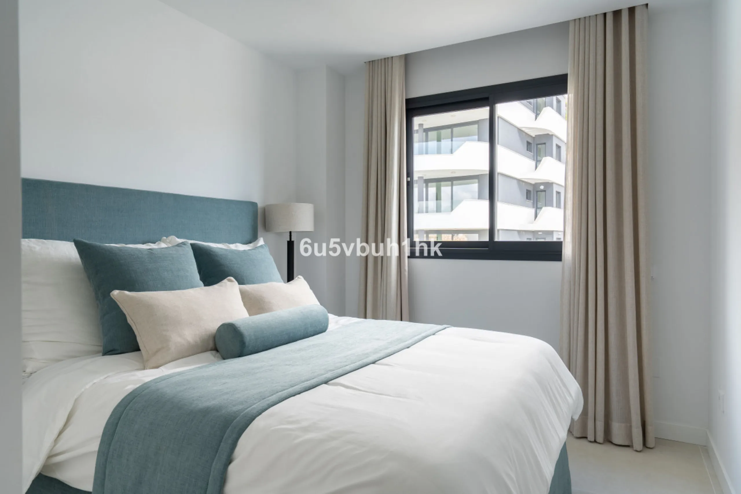 Discover this exclusive newly built property (2025) located in one of the most sought-after areas on the Costa del Sol: Higuerón West – a setting that blends luxury, comfort, and Mediterranean lifestyle.