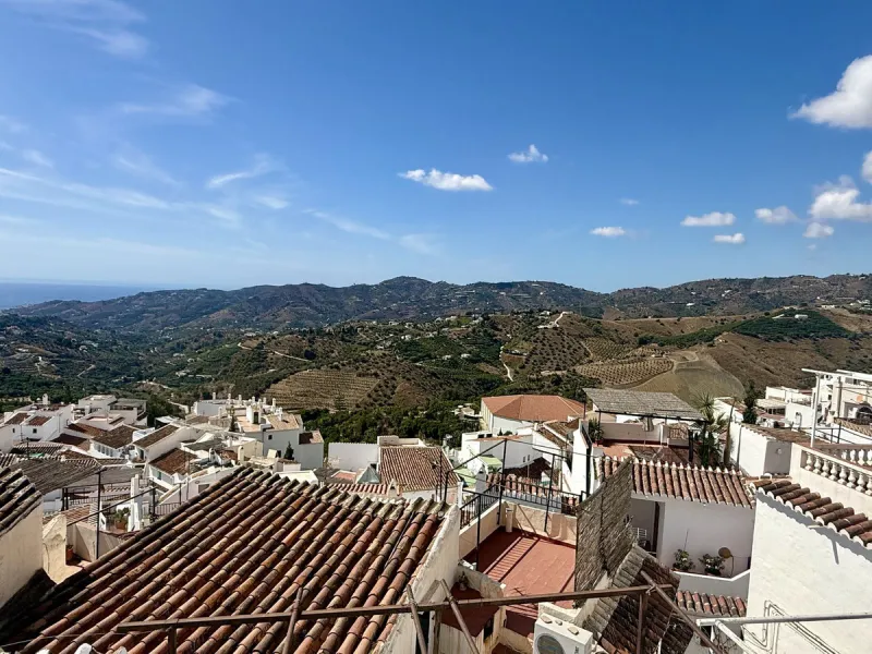 Charming Townhouse in the Heart of Frigiliana with Panoramic Views