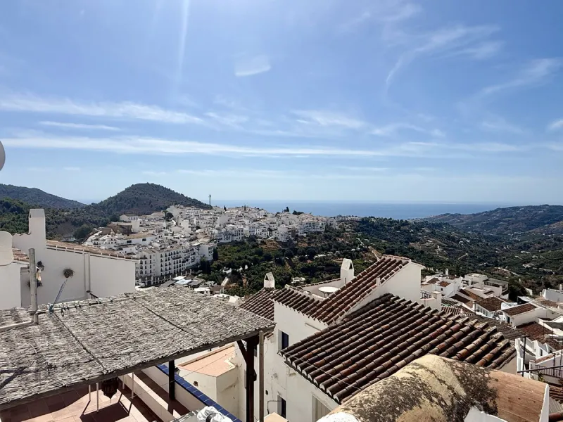 Charming Townhouse in the Heart of Frigiliana with Panoramic Views